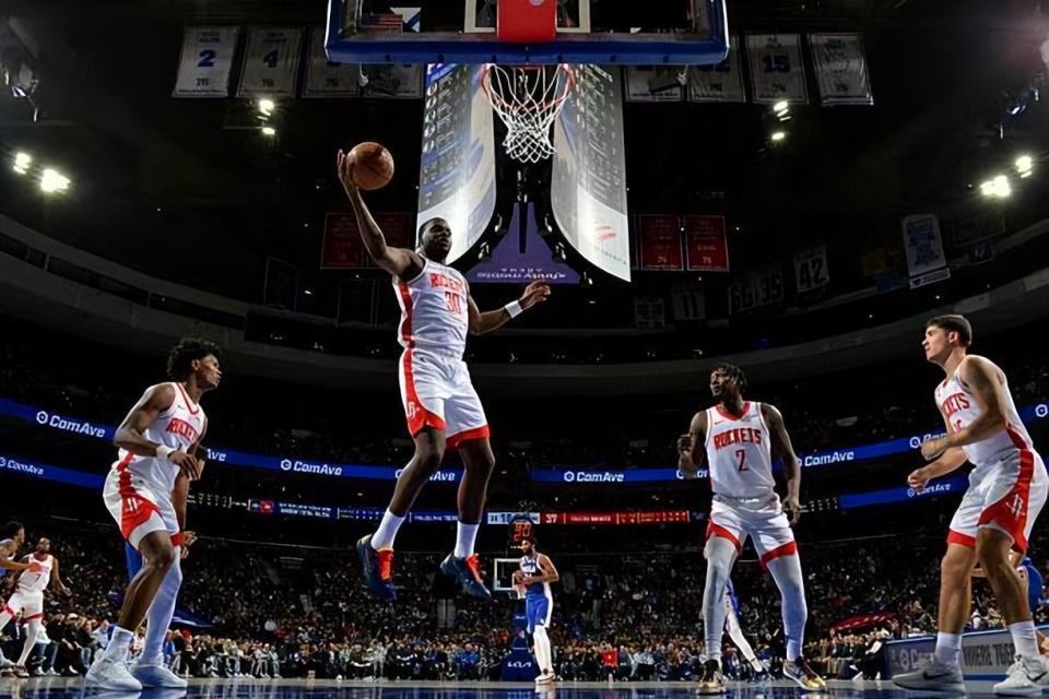 世界杯手机高清观看入口-明明场上效果相当不错，但火箭还是没有给替补中锋更多表现机会？