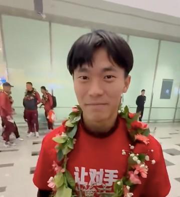 世界杯客户端安装说明-胡荷韬：亚军成绩有遗憾，要转化成动力；先回成都休整再冬训