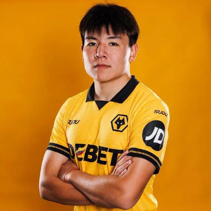 世界杯手机高清观看入口-明晚英伦首秀？徐彬租借加盟巴恩斯利