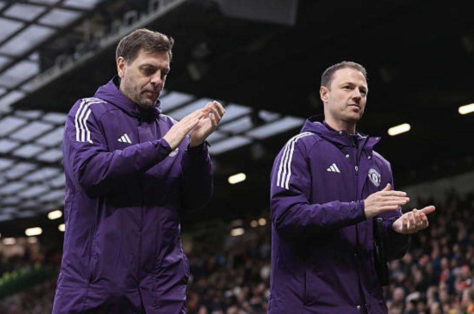 世界杯客户端安装说明-马奎尔：年轻中卫能被伍德盖特、埃文斯指导，这真是太棒了